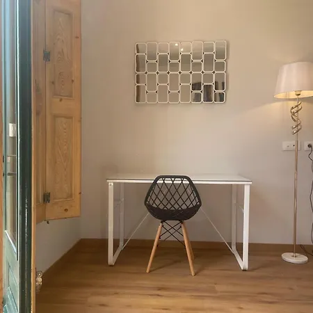 Des Artistes Hostel