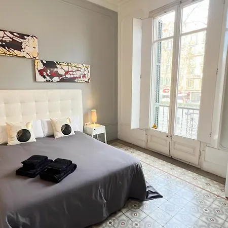 Des Artistes Hostel
