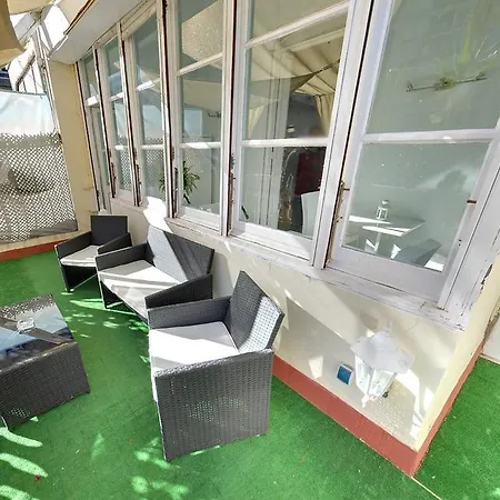 Des Artistes Hostal
